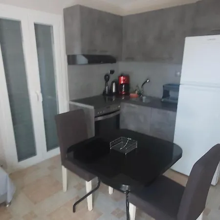 Apartment α Peaceful Nest
